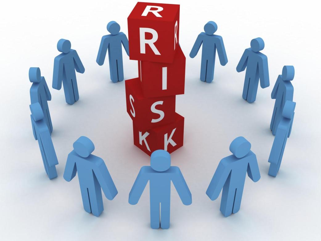 What Are the Common Challenges Retail Managers Face in Conducting Risk Assessments and Communicating Risks?